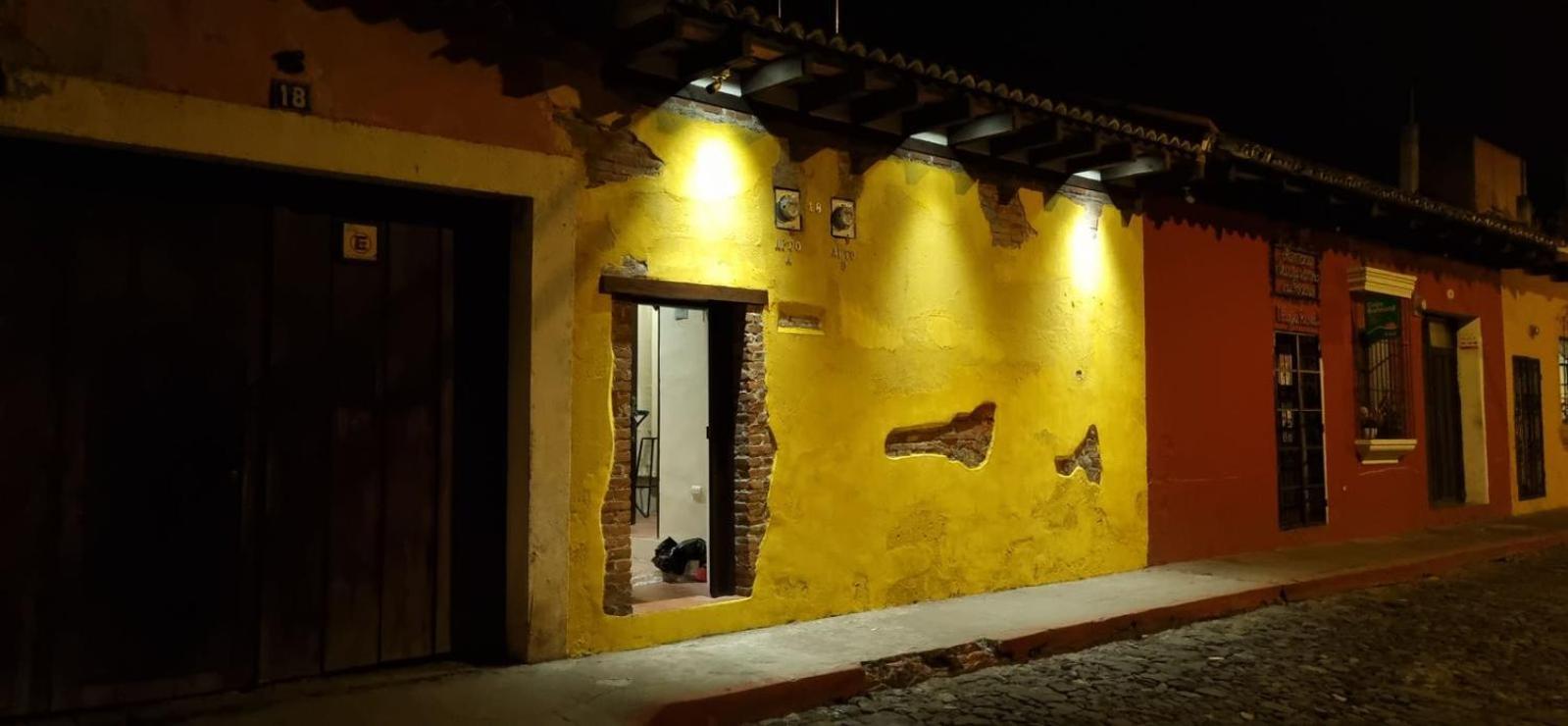El Aventurero Hotel Antigua Екстериор снимка