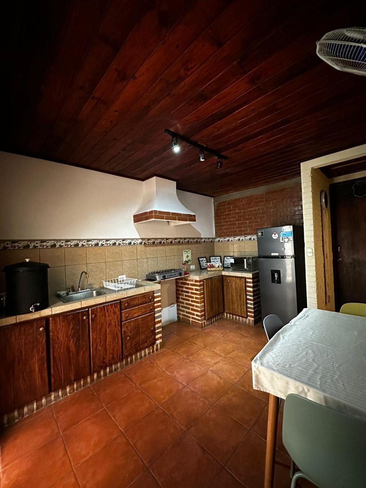 El Aventurero Hotel Antigua Екстериор снимка