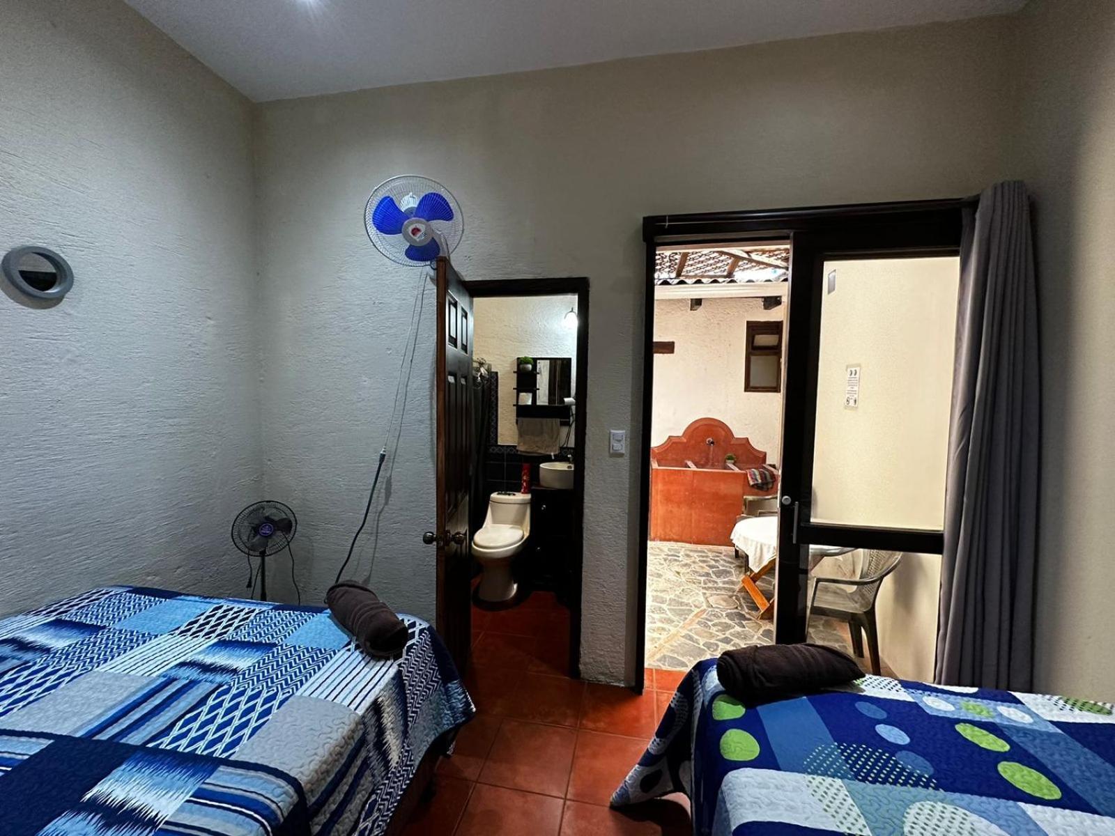El Aventurero Hotel Antigua Екстериор снимка